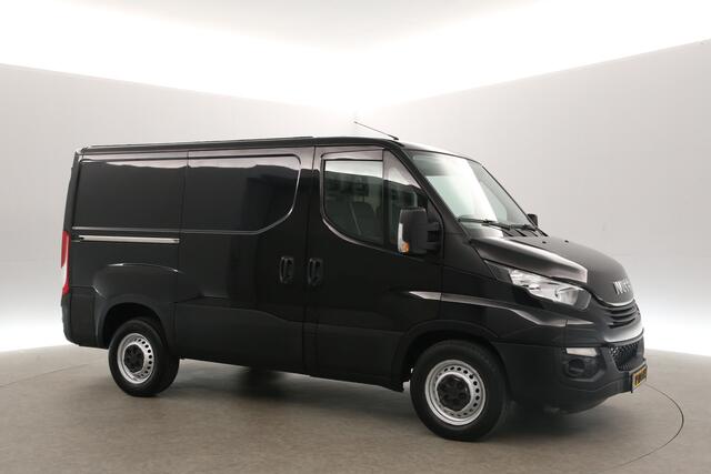Iveco DAILY 2.3 300 L1H1 3500KG Trekgew. Trekhaak Airco 3 Persoons Elektrpakket Schuifdeur