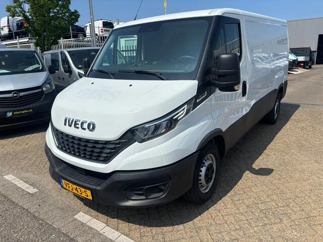 Iveco DAILY 35S14 L2H1 Automaat Airco Cruisecontrol Trekhaak EURO 6