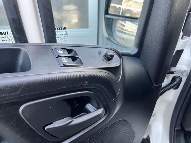 Iveco DAILY 35S11D 2.3 345 Airco Trekhaak 3500kg trekgewicht 7-Persoons Open laadbak Pick-up P-up Bakwagen 1e eigenaar Euro 5 Bpm vrij voor particulier gebruik!!