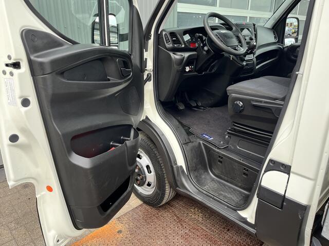 Iveco DAILY 40C18 Be Clixstar 3420kg laadvermogen Airco Cruise control Telefoonverbinding Tachograaf 2-Persoons Gereedschapskist Open laadbak Pick-up P-up Bakwagen 1e eigenaar Euro 6Be combi Trekker Oplegger