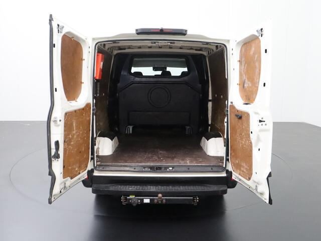 Iveco DAILY 35S14 Hi-Matic Automaat L2H1 Dubbele Cabine | 6-Persoons | Navigatie | 3500Kg Trekhaak