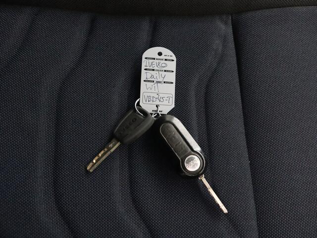 Iveco DAILY 35S14 Hi-Matic Automaat L2H1 Dubbele Cabine | 6-Persoons | Navigatie | 3500Kg Trekhaak