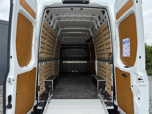 Iveco DAILY 35S14 136 PK HI-MATIC AUTOMAAT / L2H3 / 1e EIG. / CRUISE / ECC / CAMERA / OPRIJPLANK / NAVI / 3-ZITS / 3500 KG AHG