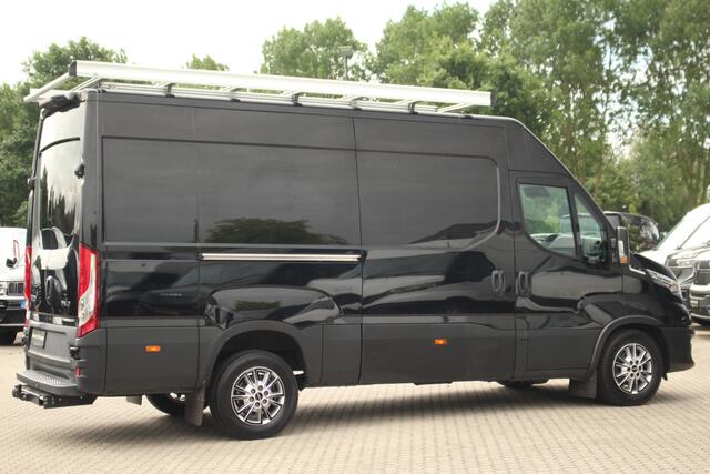 Iveco DAILY 35S18A8 3.0 180pk 352 L2H2 | Automaat | Navi | Camera | Adap. Cruise | Gev. Stoel | Clima | 3500kg trekgew. | Lease 663,- p/m