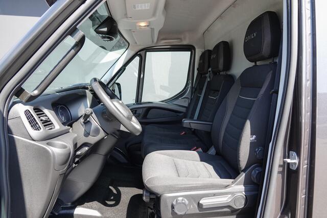 Iveco DAILY 35S21 L2H2 207Pk Hi-Matic Aut. | Achteruitrijcamera | 3.500kg trekgewicht | Trekhaak | 16''