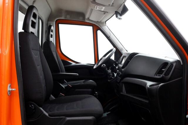 Iveco DAILY 35C14 136pk Euro6 Open Laadbak met laadklep en trekhaak 3500kg 10-2018
