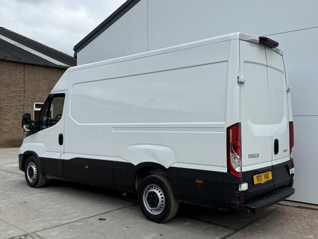 Iveco DAILY 35S14 2.3 L2H2 Airco Cruise 3.5ton Trekgewicht Lucht geveerde stoel