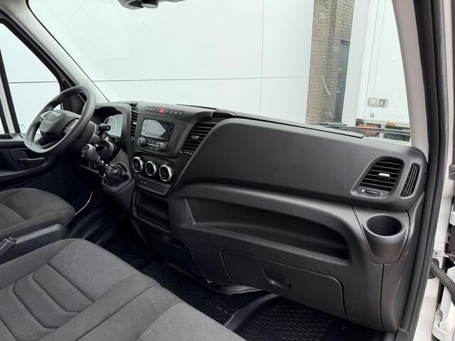 Iveco DAILY 35S14 2.3 L2H2 Airco Cruise 3.5ton Trekgewicht Lucht geveerde stoel