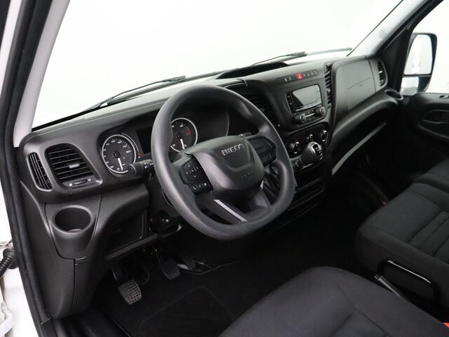 Iveco DAILY 35S16 160PK L2H2 | 3500 Trekgewicht | Airco | Betimmering | 3-Persoons