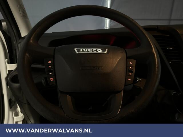 Iveco DAILY 35C14V 136pk L2H2 Dubbel Lucht Euro6 Airco | 3500kg trekhaak | Cruisecontrol | Chauffeursstoel Bijrijdersbank