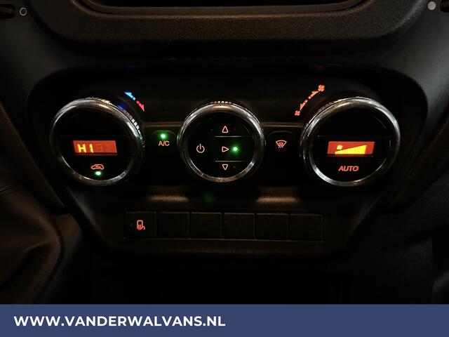 Iveco DAILY 35C14V 136pk L2H2 Dubbel Lucht Euro6 Airco | 3500kg trekhaak | Cruisecontrol | Chauffeursstoel Bijrijdersbank