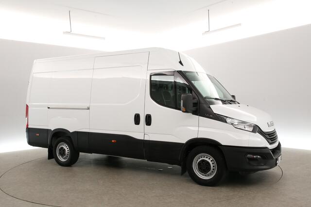 Iveco DAILY 35S16V L2H2 157PK 3500kg Trekgew. Airco 3 Persoons Elektrpakket
