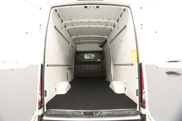 Iveco DAILY 35S16V L2H2 157PK 3500kg Trekgew. Airco 3 Persoons Elektrpakket