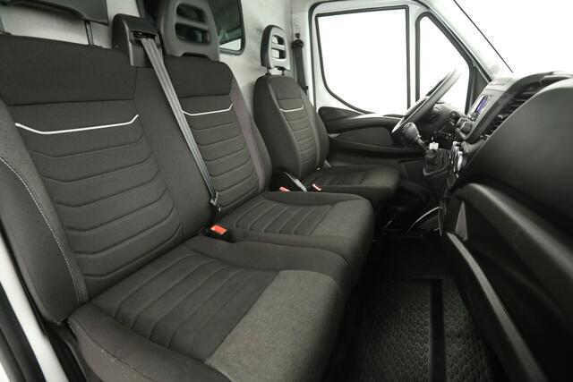 Iveco DAILY 35S16V L2H2 157PK 3500kg Trekgew. Airco 3 Persoons Elektrpakket
