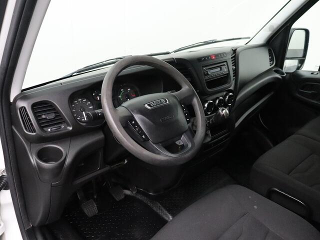 Iveco DAILY 35S15 L2H2 | 3500Kg Trekhaak | Airco | 3-Persoons