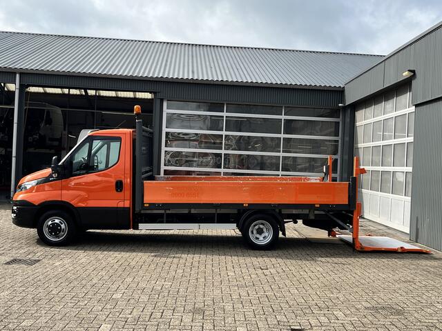 Iveco DAILY 35C15 Trekhaak 3500kg Laadklep 500kg Navigatie Open laadbak Pick-up Euro 5 Bpm vrij Bakwagen p-up 1e eigenaar Dealer onderhouden
