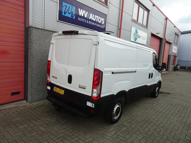 Iveco DAILY 35S16V 2.3 352 H1-l2 hi matic 3500 kg trekgewicht 3 zits navi camera