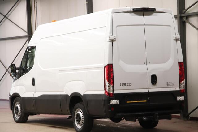 Iveco DAILY 35S14V AUTOMAAT L2H2 3500KG TREKVERMOGEN Iveco Daily 35S14V 2.3 352 H2 AUTOMAAT 3500KG TREKVERMOGEN