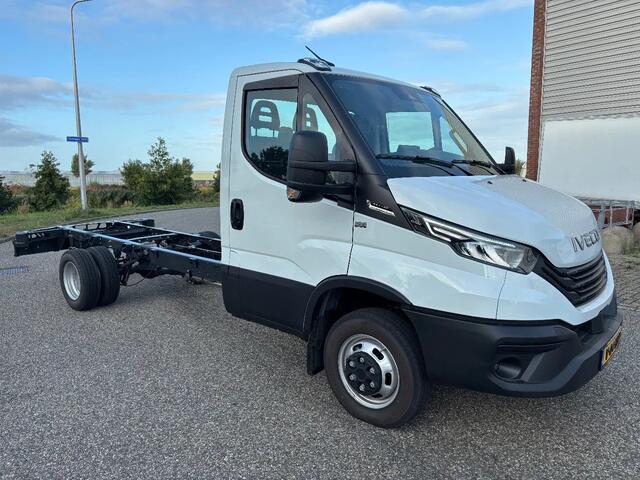 Iveco DAILY 35C18 Chassi Cabine Automaat Airco Navi Cruisecontrol NIEUW BPM VRIJ