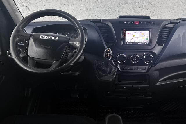 Iveco DAILY 35C16 Dubbel cabine | Airco | Cruise control | Trekhaak | Navigatie