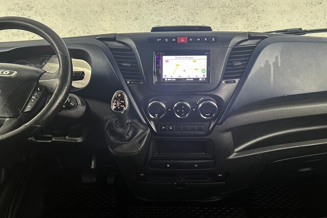 Iveco DAILY 35C16 Dubbel cabine | Airco | Cruise control | Trekhaak | Navigatie
