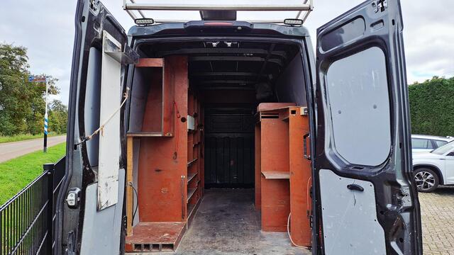 Iveco DAILY 35S18HV 3.0 352 H2 Trekhaak 3500 KG., Full LED, Comfort stoelen, Navigatie