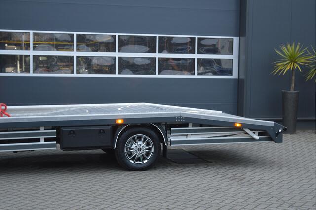 Iveco DAILY 35S210 Hi-Matic Slaapcabine | De allerlaatste BPM vrij | Direct leverbaar | Financiering mogelijk | Fabrieksgarantie!