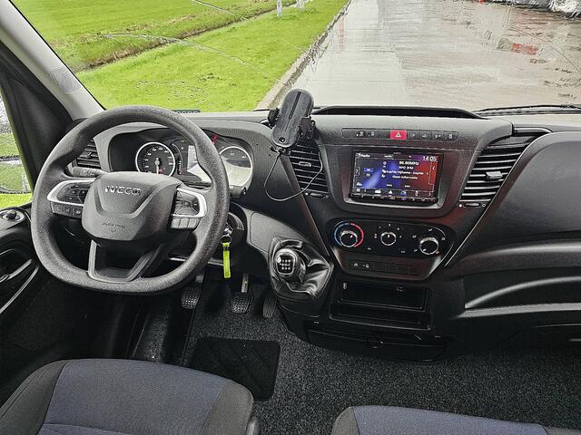 Iveco DAILY 35S14V 2.3 352 L3H2 ac laadlift in laadruimte EURO6 trekhaak 3500 kg