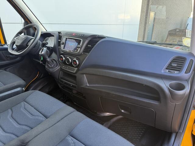 Iveco DAILY 35S16 2.3 Automaat L2H2 Oprijplaat Trekhaak Climate Control Cruise Control Lucht Geveerde Stoel