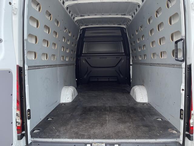 Iveco DAILY 35S14V 2.3 410 L4H2 automaat / dubbel cabine 7 persoons / vaste prijs rijklaar ¤ 29.950 ex btw / lease ¤/ cruise en climate control / trekhaak 3500 kg / euro 6 / bpm vrij