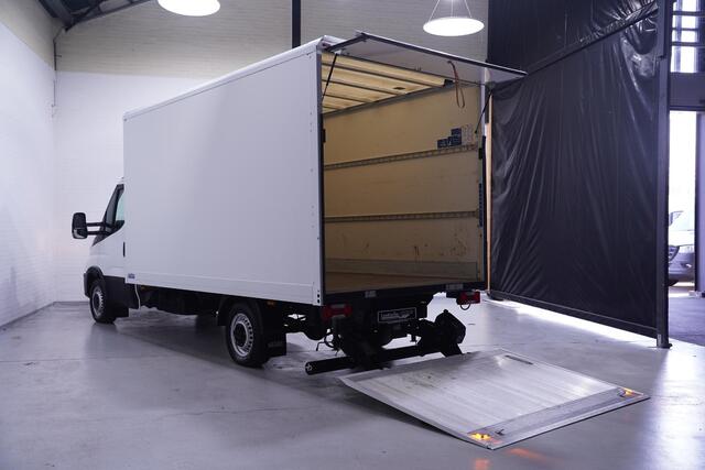 Iveco DAILY 35S16 160 pk Bakwagen met Laadklep Airco ECC Audio DAB+, Enkel Lucht, LxBxH 415x214x208 cm, 3-Zits