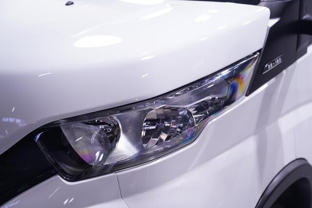 Iveco DAILY 35S16 160 pk Bakwagen met Laadklep Airco ECC Audio DAB+, Enkel Lucht, LxBxH 415x214x208 cm, 3-Zits