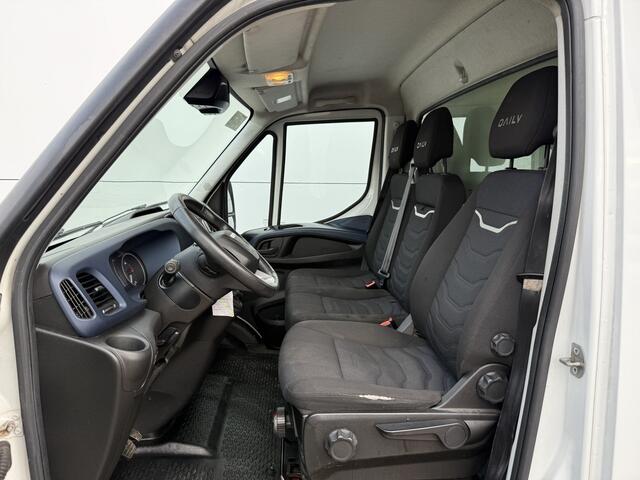 Iveco DAILY 35S18 3.0 Laadklep Automaat LED Climate Control Adaptieve Cruise Control Standkachel Camera Navigatie