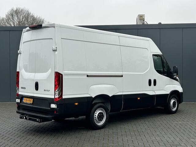 Iveco DAILY 35S14V 2.3 136 PK / L2H2 / 30.452 KM !! / 3.500 KG AHG / 270 A DEUREN / TREKHAAK / AIRCO / BLUETOOTH / 3-ZITS