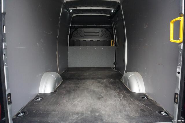 Iveco DAILY 35S21 3.0 Hi-Matic L2H2 352L AUT BPM VRIJ!! Navi, Camera, Luchtvering, 3.5T Trekhaak, LED, LM!! NR.