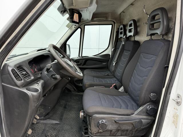 Iveco DAILY 35C14 2.3 L2H2 Dubbellucht Camera Cruise Control 3.5t Trekhaak Lucht geveerde stoel