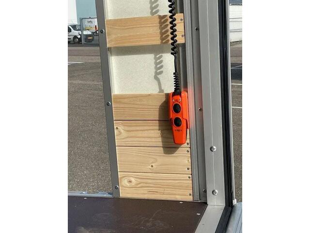 Iveco DAILY 40C16 A8 bakwagen met lift Euro 6