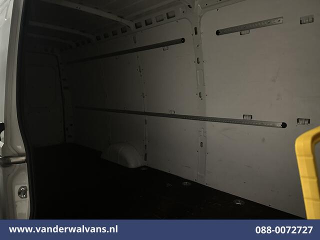 Iveco DAILY 35S16 157pk L3H2 Euro6 Airco | 3500kg trekvermogen | Parkeersensoren Bijrijdersbank