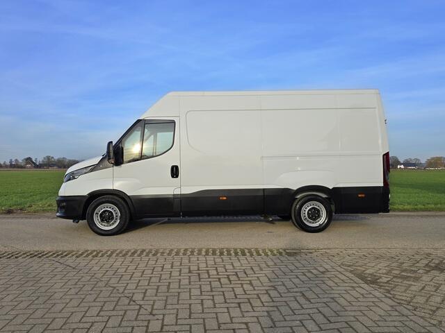 Iveco DAILY 35S14V 2.3 352L H2 - 140 Pk - Climate Control - Cruise Control