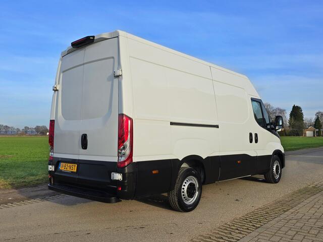 Iveco DAILY 35S14V 2.3 352L H2 - 140 Pk - Climate Control - Cruise Control