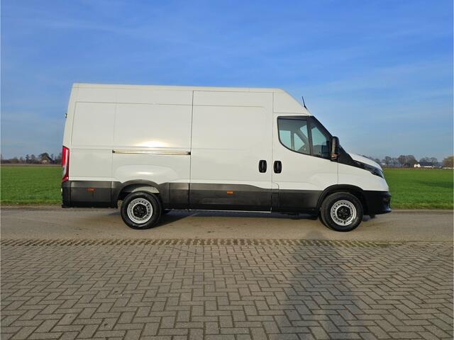 Iveco DAILY 35S14V 2.3 352L H2 - 140 Pk - Climate Control - Cruise Control