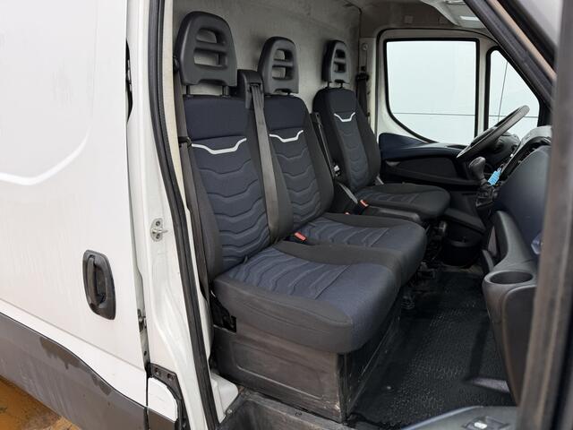 Iveco DAILY 35C16 2.3 Automaat LED L2H2 Dubbellucht 3.5t Trekhaak Airco Cruise Control Lucht geveerde stoel