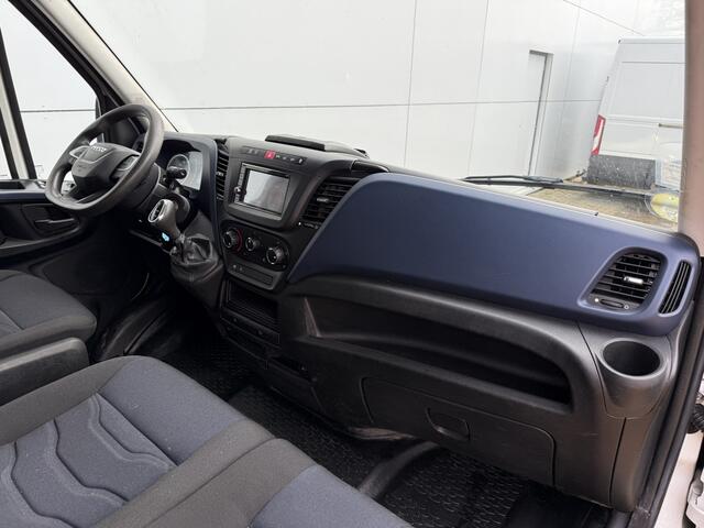 Iveco DAILY 35C16 2.3 Automaat LED L2H2 Dubbellucht 3.5t Trekhaak Airco Cruise Control Lucht geveerde stoel