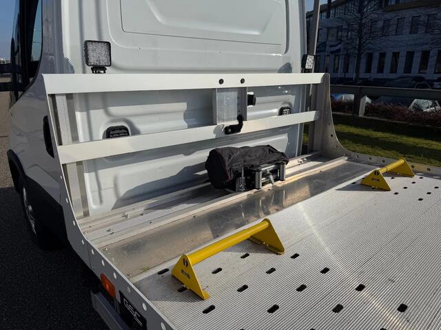 Iveco DAILY 35S18 Auto/Machine Transport Oprijwagen Automaat Airco Cruisecontrol Trekhaak BPM VRIJ