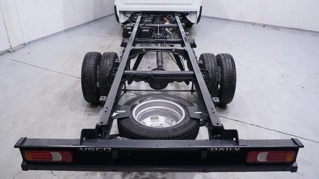 Iveco DAILY 35C14 140 pk Automaat Chassis Nieuw Apple Carplay, Dubbel lucht achter, Airco ECC, Cruise, 3-Zits