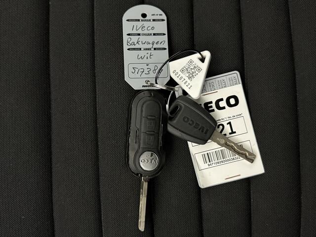 Iveco DAILY 35C16 Bakwagen+Laadklep | Trekhaak 3500Kg | Airco | 3-Zits |