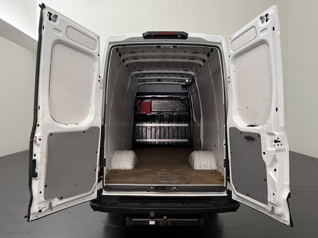 Iveco DAILY 50C18 3.0Liter L2H2 | Euro 6 | 3500Kg Trekhaak | Navigatie | Camera | 3-Zits