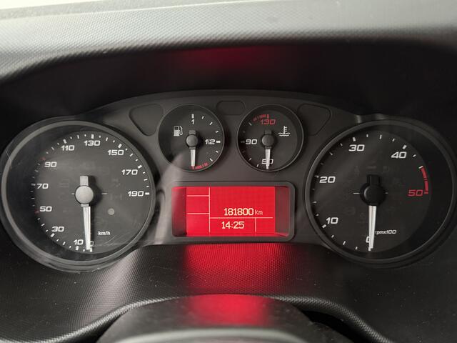 Iveco DAILY 50C18 3.0Liter L2H2 | Euro 6 | 3500Kg Trekhaak | Navigatie | Camera | 3-Zits