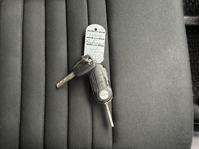 Iveco DAILY 35C16 Bakwagen+Laadklep | Camera | Multimedia | Airco | 3-Zits |