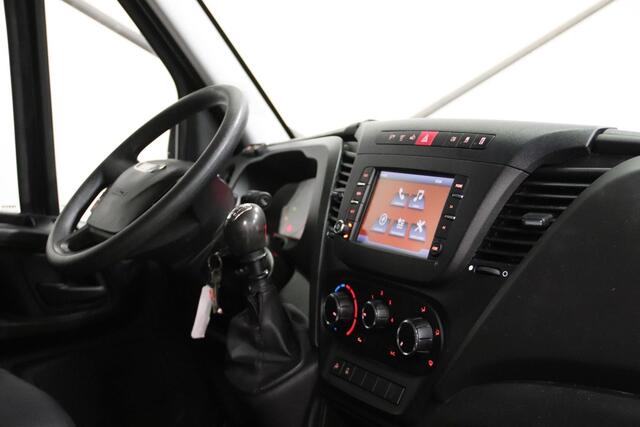 Iveco DAILY 35S16V 2.3 L2H2 160PK 3500 KG TREKVERMOGEN EURO 6 Iveco Daily 35S16V 2.3 L2H2 160 PK 3500 KG TREKVERMOGEN EURO 6